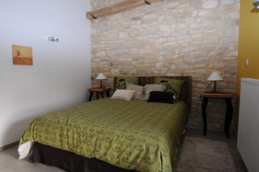 Le Clos De Fernande Corcelles-les-Arts Zimmer foto